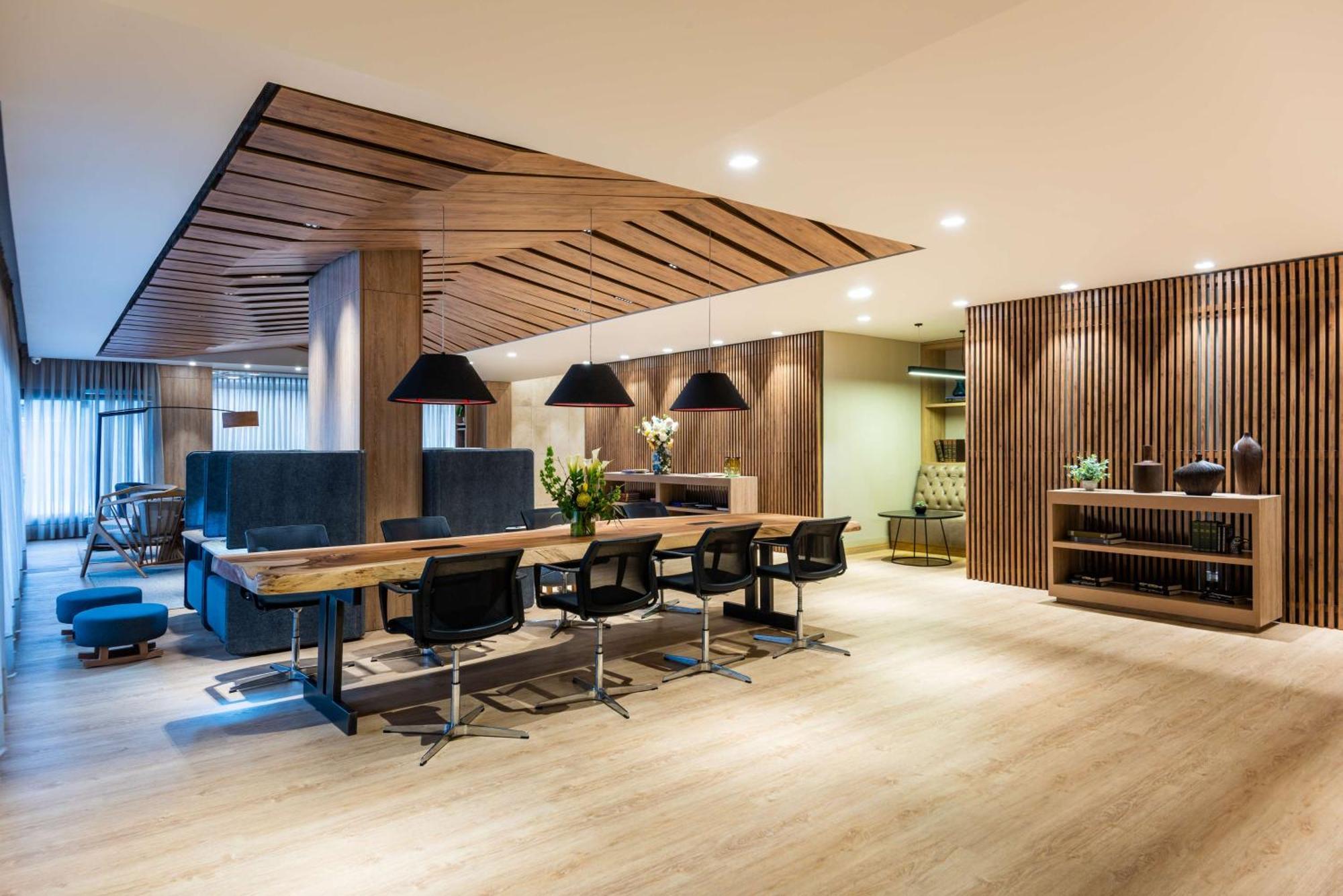 Отель Nh Collection Bogota Wtc Royal Экстерьер фото The interior of the hotel