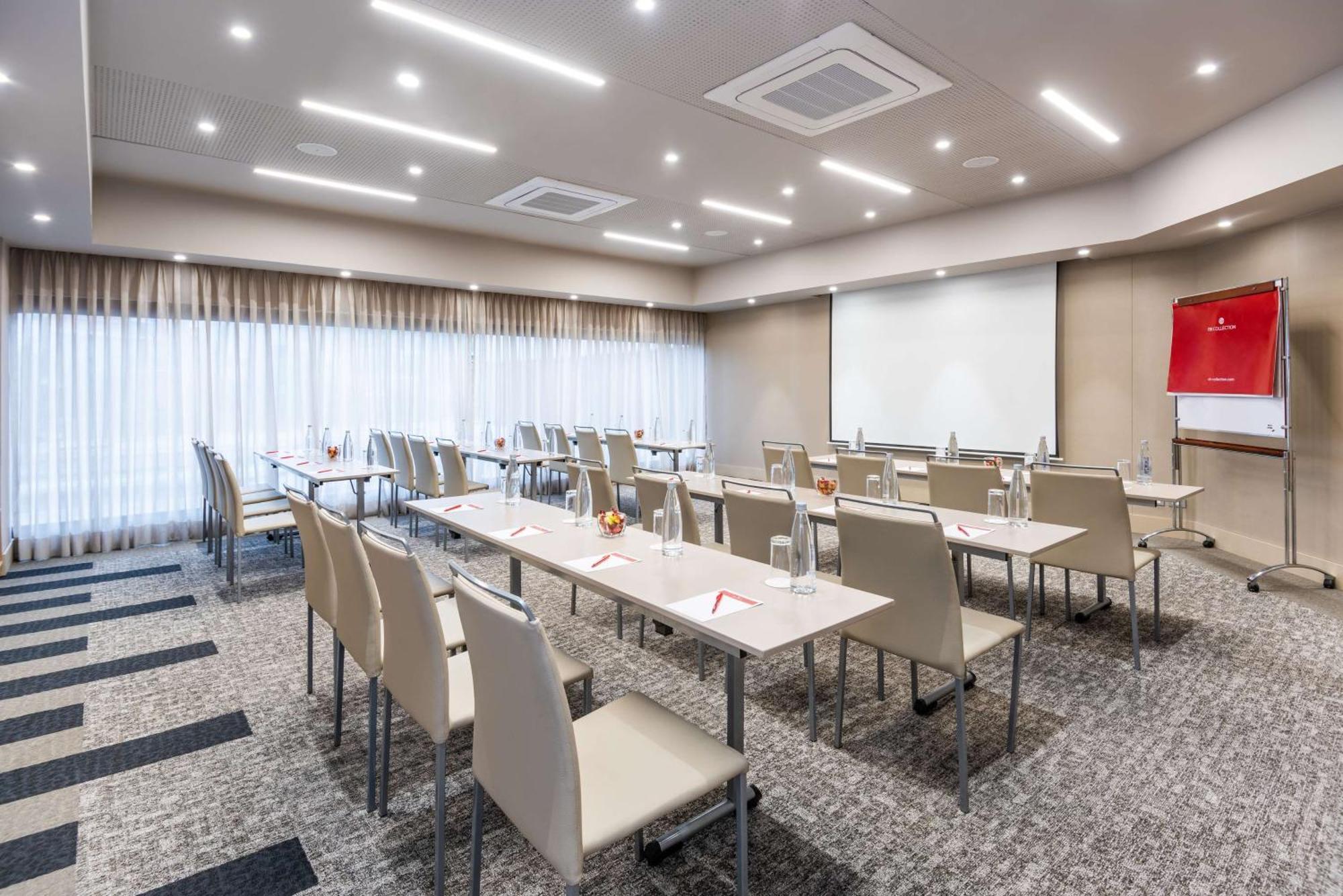 Отель Nh Collection Bogota Wtc Royal Экстерьер фото Meeting room