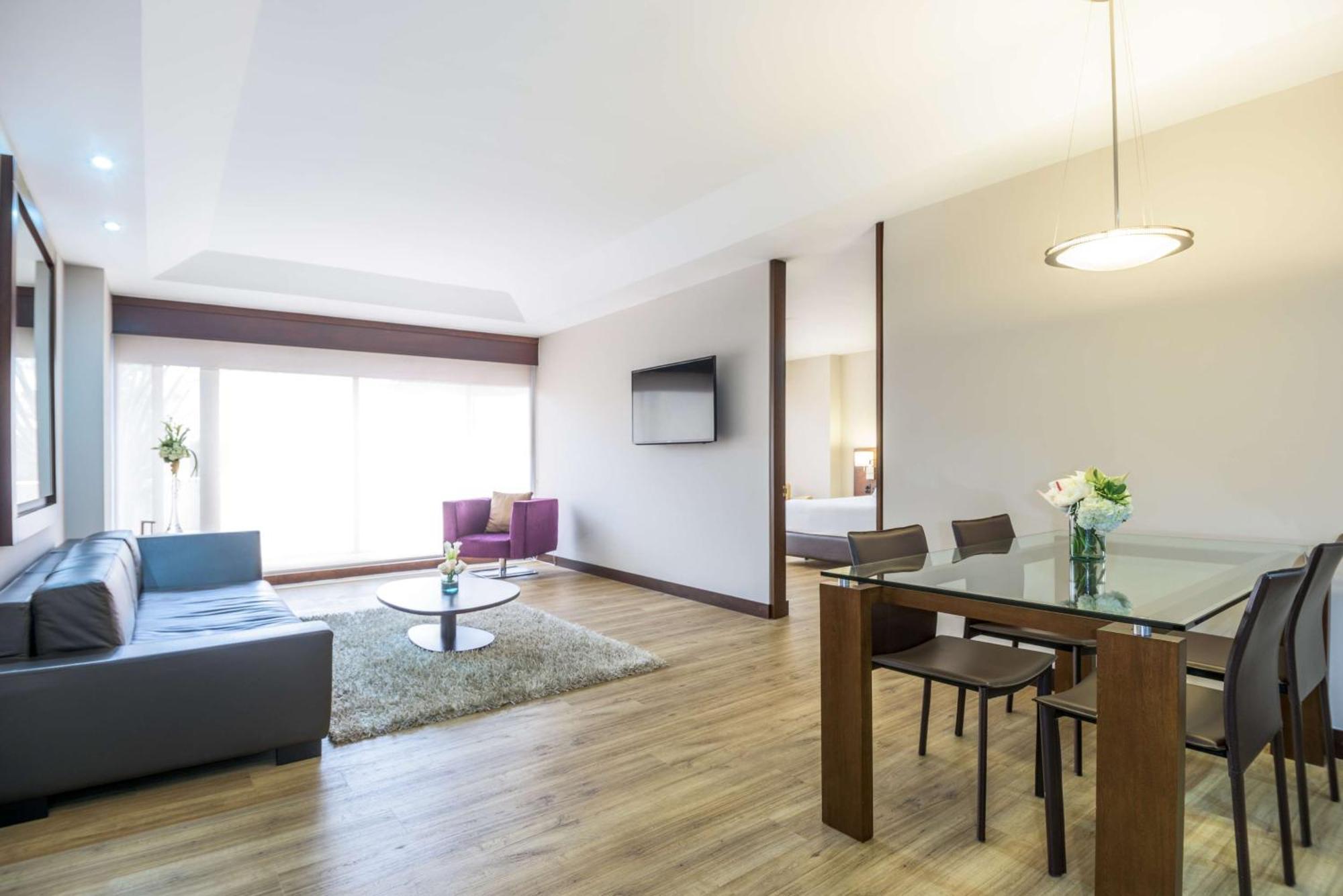 Отель Nh Collection Bogota Wtc Royal Экстерьер фото Living room