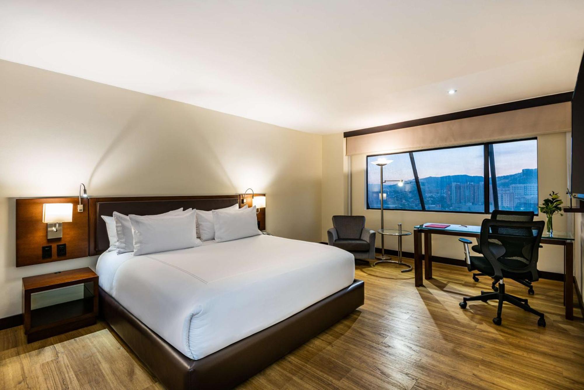Отель Nh Collection Bogota Wtc Royal Экстерьер фото